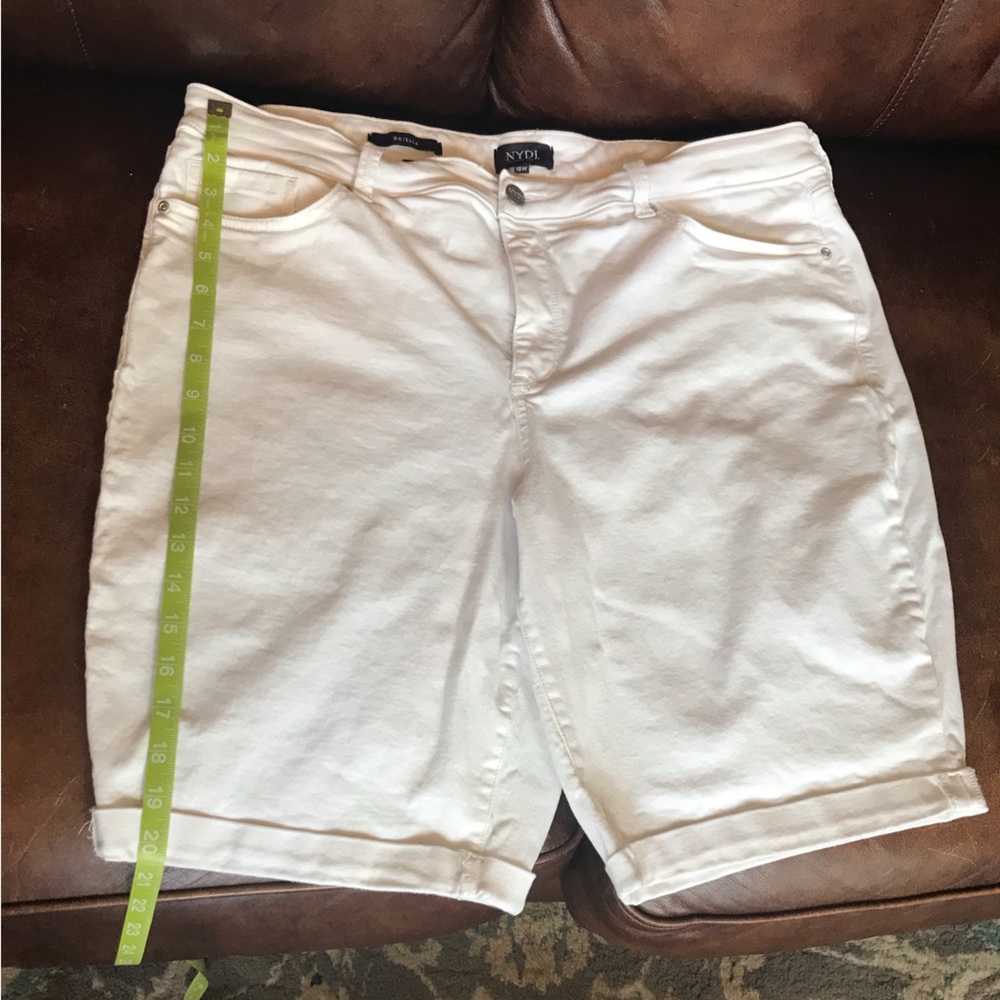 NYDJ Women’s shorts